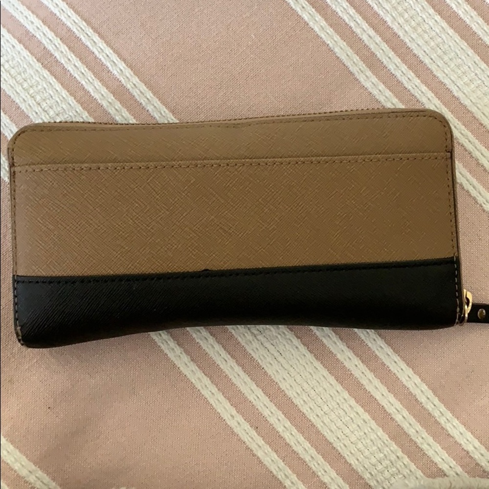 Kate Spade Wallet - Picture 2 of 3